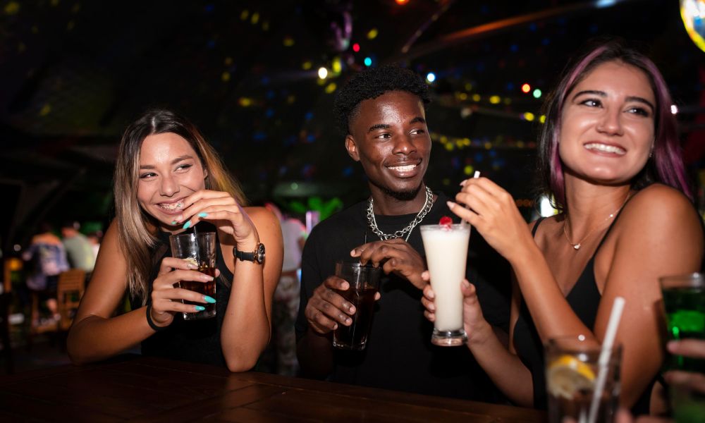 En este momento estás viendo ¿Qué hacer si un local comercial hace ruido? Derechos de los vecinos y cómo reclamar legalmente